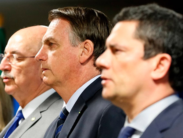 Bolsonaro diz que vai testar popularidade de Moro: 'Povo vai dizer se nós estamos certos'
