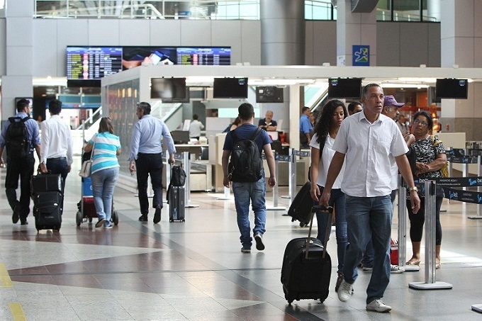 Governo diminui ICMS e companhias aéreas lançam voos para a Bahia