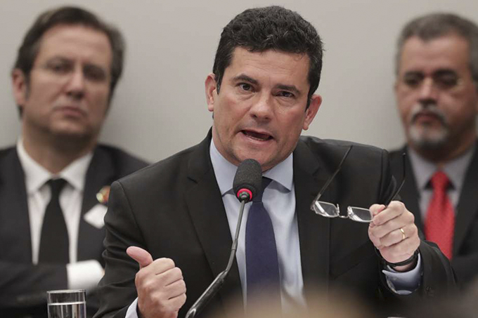 Pesquisa indica que 58% acham inadequadas conversas de Moro