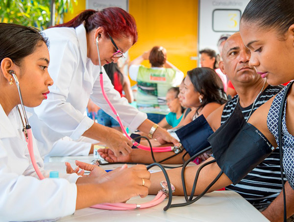 Feira Cidadã oferta serviços para milhares de pessoas em Dias d’Ávila