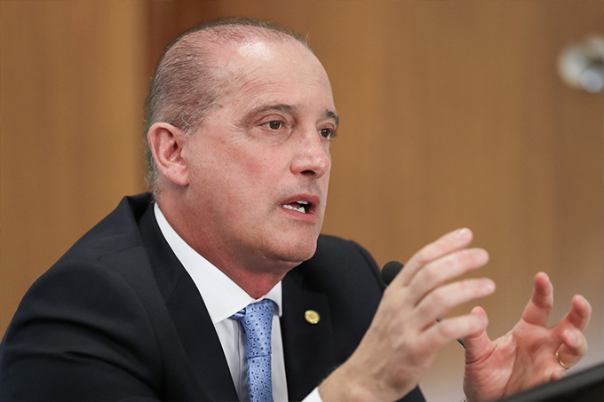 Ministros com mandato são exonerados para votar reforma da Previdência