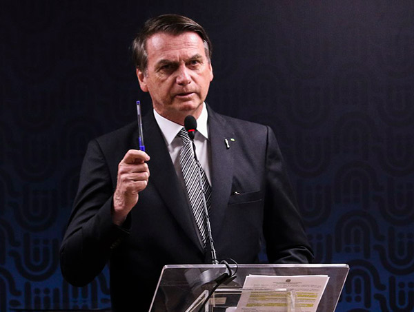 Bolsonaro diz que indicará evangélico para Supremo Tribunal Federal