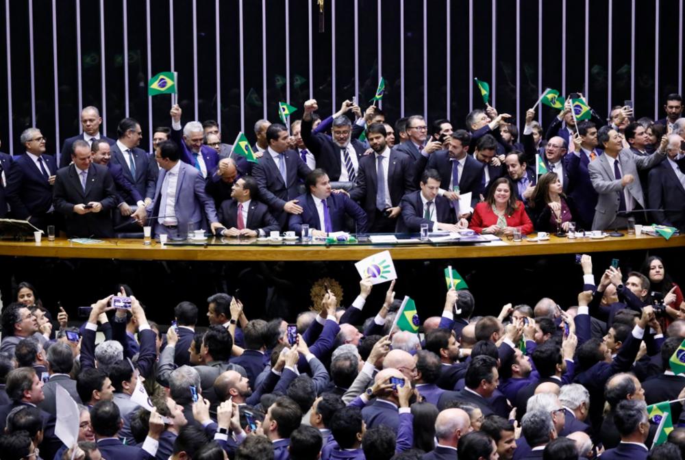  Com 379 votos, Câmara aprova a reforma da Previdência em 1º turno