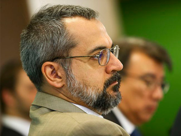 MEC pretende implantar no país 108 escolas cívico-militares até 2023