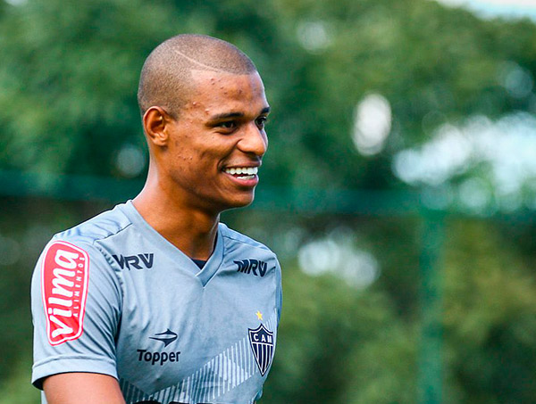 Vitória acerta com volante Lucas Cândido, do Atlético-MG