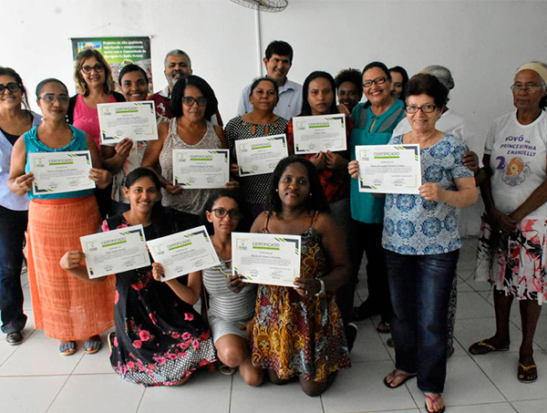 Prefeitura realiza entrega dos certificados do curso de trançados com piaçava 