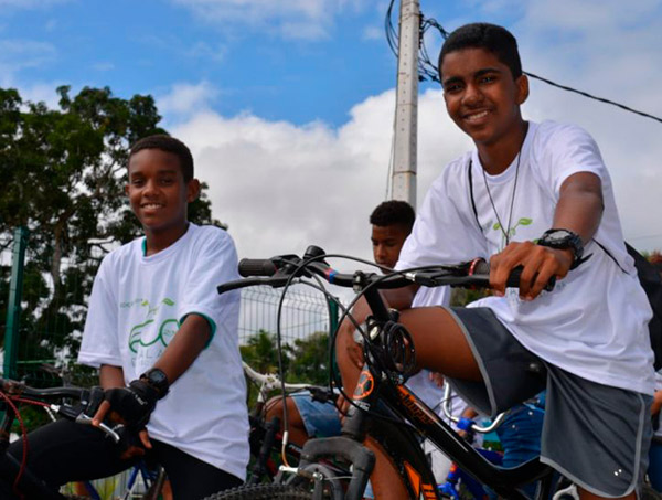 Passeio ciclístico mobiliza alunos da Rede Municipal na Sede e no Litoral