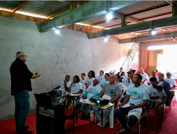 Comunidade dos Mangues recebe curso de Agricultura Orgânica