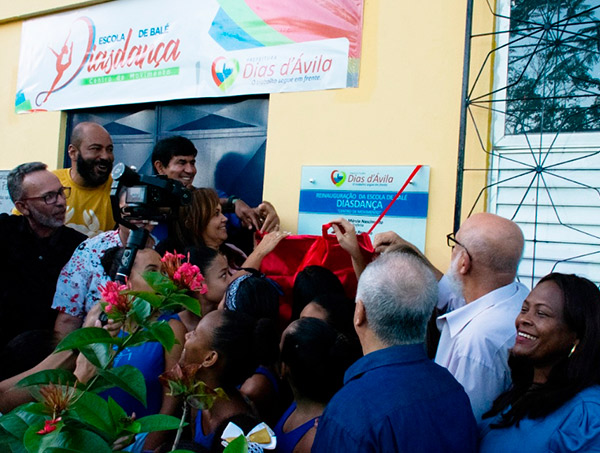 Prefeitura reinaugura escola de Ballet e apresenta nova metodologia