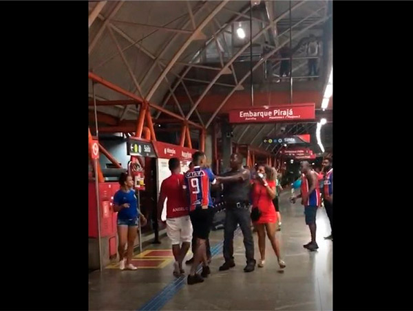 Torcedores brigam após eliminação do Bahia da Copa do Brasil; vídeo