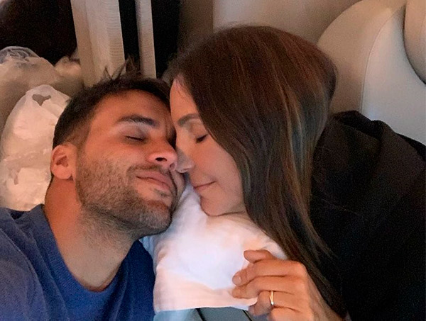 Em viagem com marido, Ivete diz: 'Lugar bom de fazer mais menino'