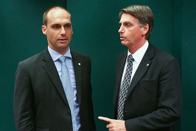 Bolsonaro diz que Eduardo será 'vitrine para o Brasil'