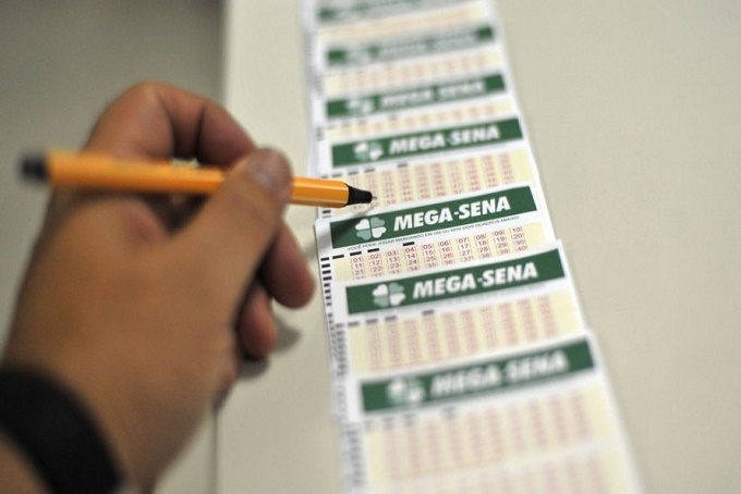 Mega-Sena pode pagar R$ 22 milhões neste sábado (20)
