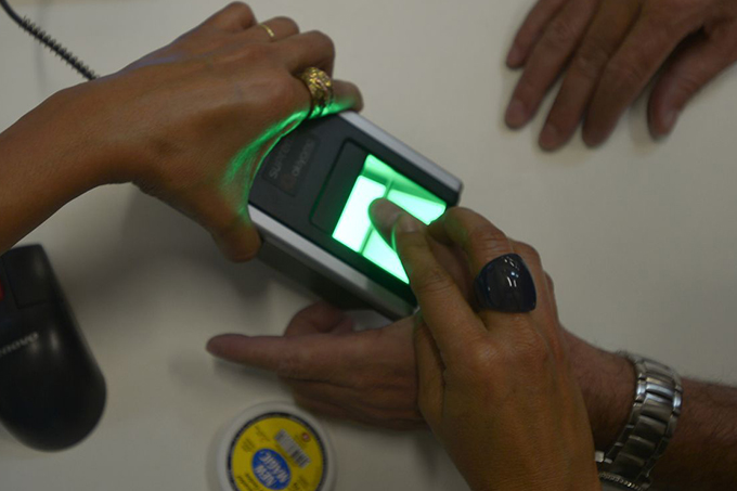 Número de eleitores cadastrados por biometria chega a 69%, diz TSE
