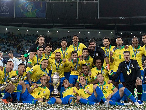 Brasil desbanca França e sobe para 2º lugar do ranking da Fifa