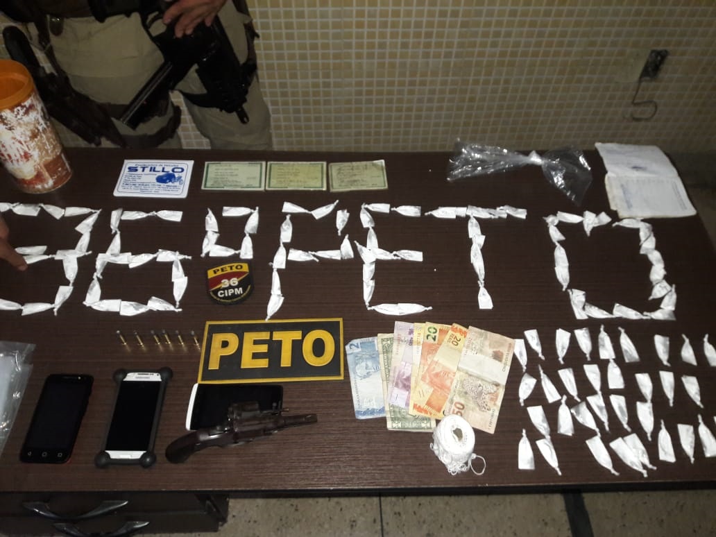 Donos de quiosques na Feira são presos acusados de tráfico de drogas 