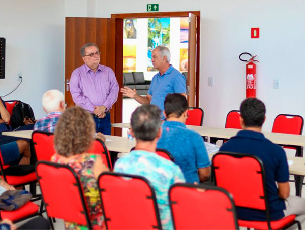 Consultor apresenta diretrizes do posicionamento de marketing da Praia do Forte
