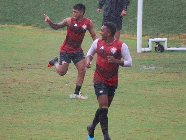 Com Eron, Vitória finaliza preparação para jogo com o Figueirense