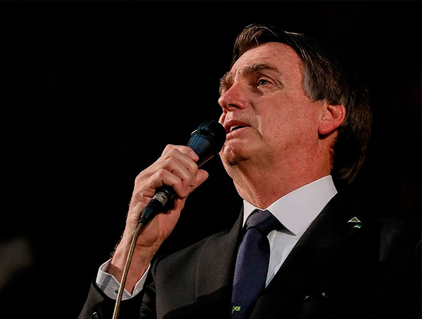 Bolsonaro: 'Invasão de telefone é crime e ponto final'