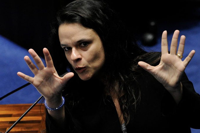 Janaina Paschoal protocola pedido de impeachment contra Toffoli