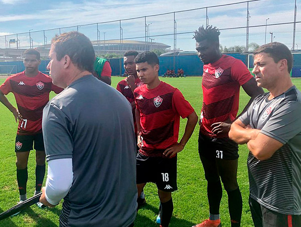 Vitória ganha Jordy Caicedo e perde dois para enfrentar o Brasil