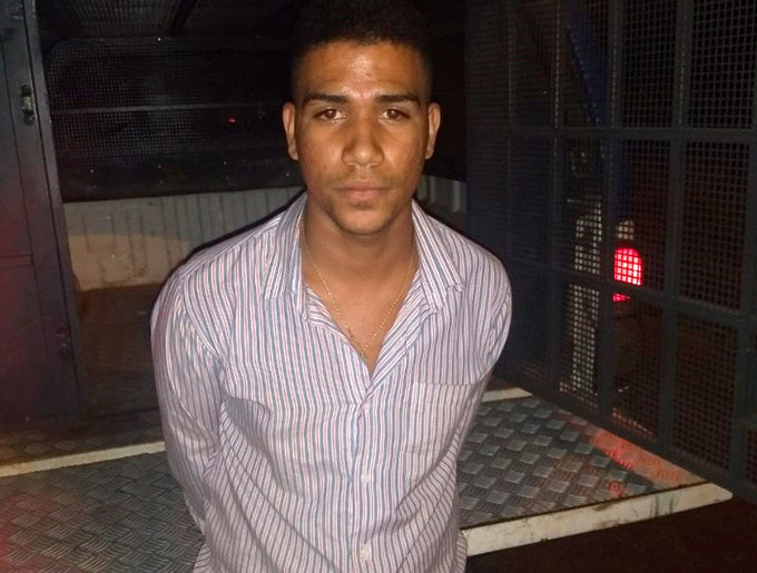 Homem que esfaqueou motorista e matou a sogra se entrega à Polícia 