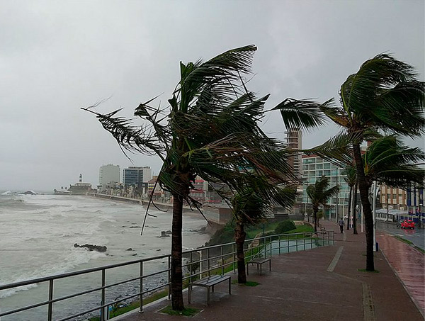Bahia terá ventos de 74km/h e ondas de até 4 metros entre esta terça e quarta