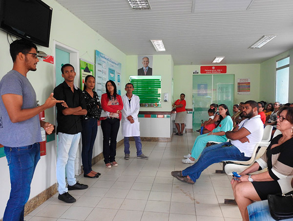 Pacientes do hospital Eurico Goulart assistem palestras sobre cuidados com a saúde