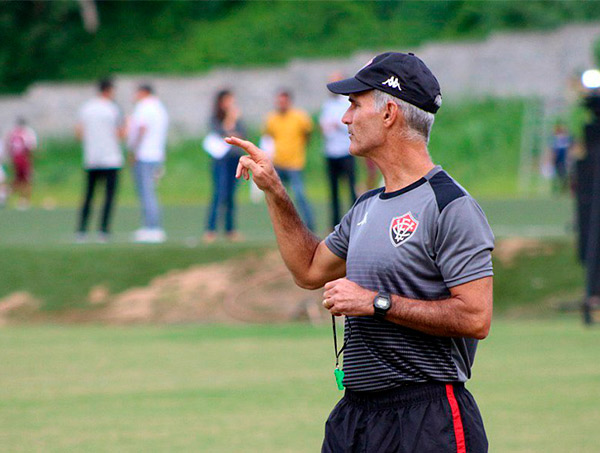 Entre lesões e retornos, Amadeu projeta a sua primeira equipe