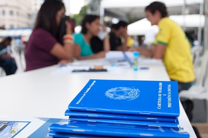 IEL está com 55 vagas de estágio em 17 áreas diferentes; confira