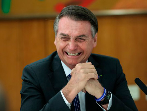 'Quem manda sou eu', diz Bolsonaro sobre mudanças na Polícia Federal