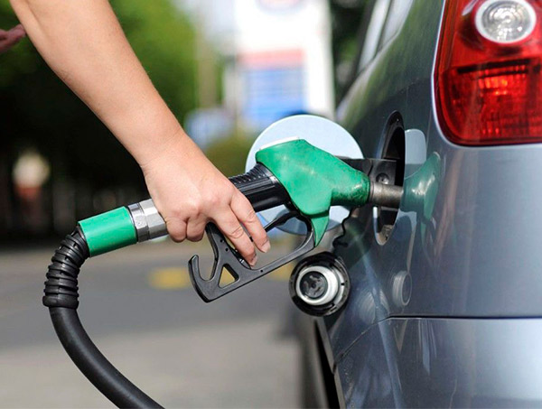 Preço da gasolina pode subir após aumento de pauta do ICMS, diz sindicato