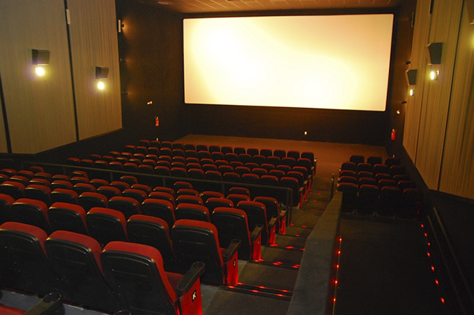 Cinemas têm até janeiro para garantir acessibilidade a cegos e surdos