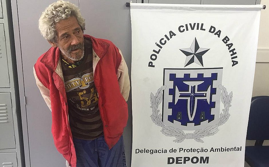 Idoso é preso em Dias D'Ávila por furtar ônibus pela 5ª vez no mês
