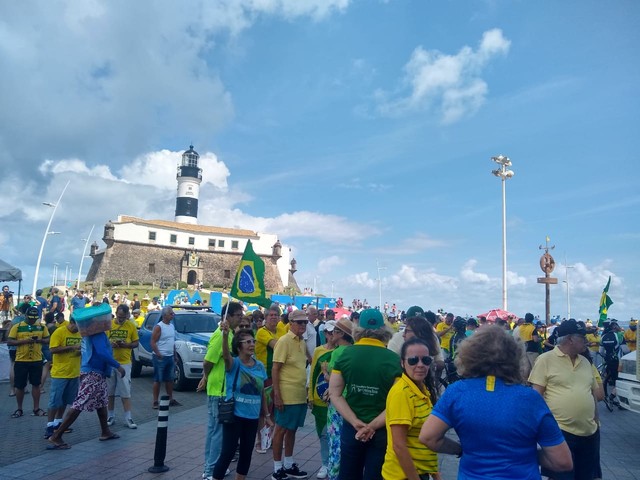 Manifestantes fazem ato a favor da Lava Jato e contra a lei de abuso de autoridade 
