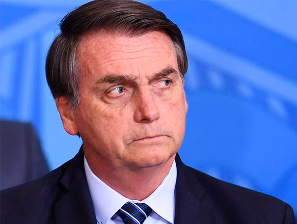 Bolsonaro comemora alta do PIB: 'Brasil vai saindo do buraco'