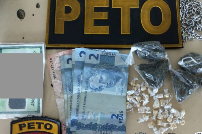 Adolescente é apreendido e homem é preso com drogas em Dias d’Ávila