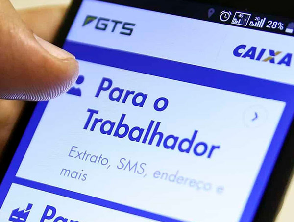 Menos da metade dos brasileiros com conta do FGTS quer sacar R$ 500