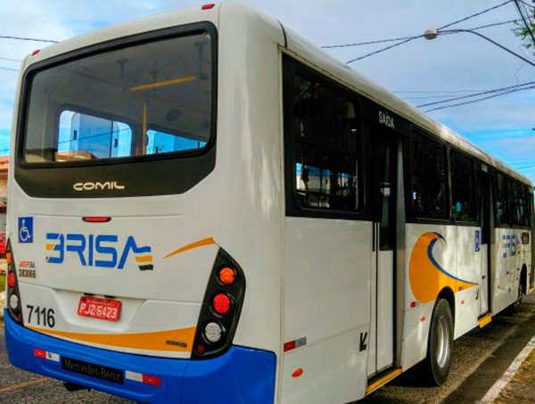 Passageiro reage e mata suspeito em tentativa de assalto a ônibus