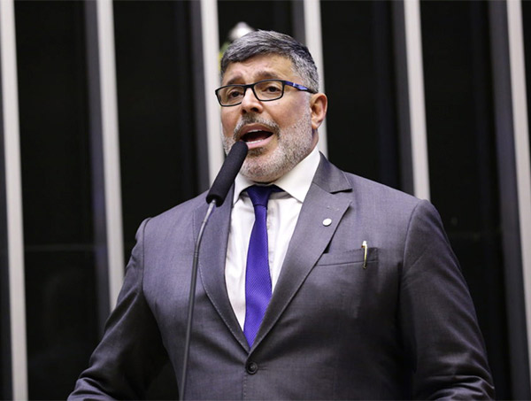 Frota compara Bolsonaro a Lula: 'Quer proteger a ninhada'