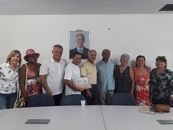 Programa Morar Legal entrega 35 escrituras definitivas a moradores de Imbassaí