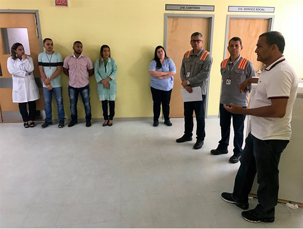 Prefeito e Ferbasa entregam novo equipamento para Hospital 
