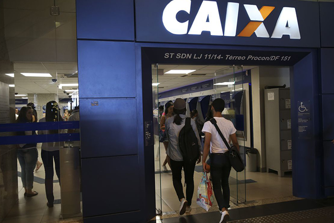 Saque de até R$ 500 de contas do FGTS começa nesta sexta