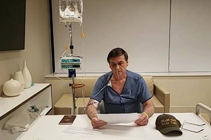 Bolsonaro continua apresentando melhora após cirurgia, diz boletim