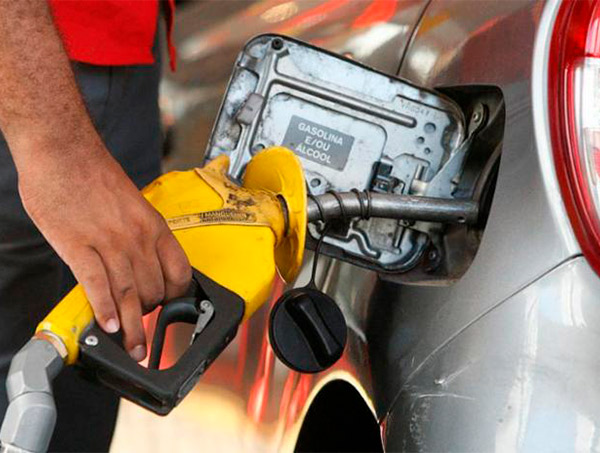 Petrobras eleva preço da gasolina em 3,5% e do diesel em 4,2%
