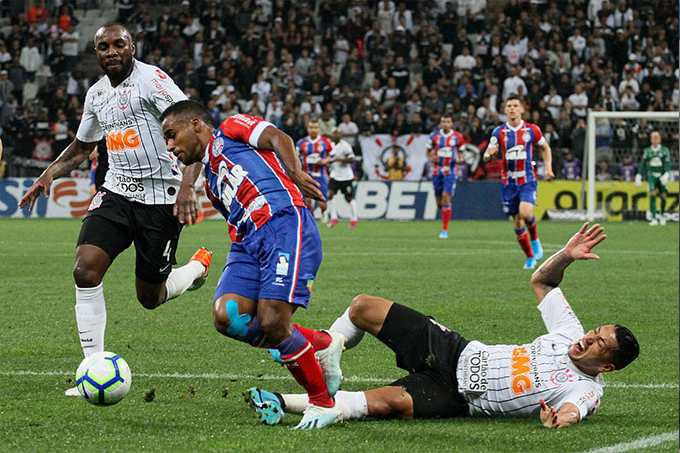 Élber sobre lance polêmico: 'Fiquei surpreso por ele não marcar'