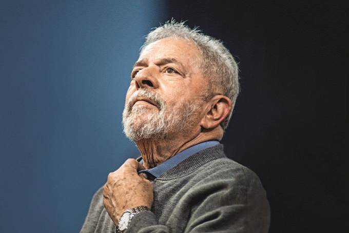 Lava Jato pede à Justiça regime semiaberto para Lula