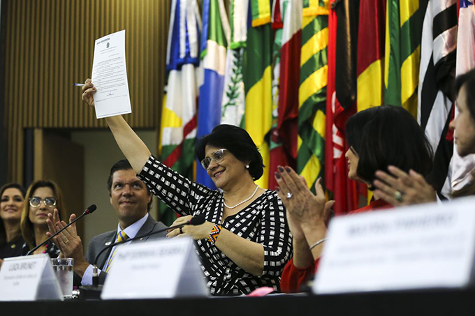 Governo lança programa Salve Uma Mulher