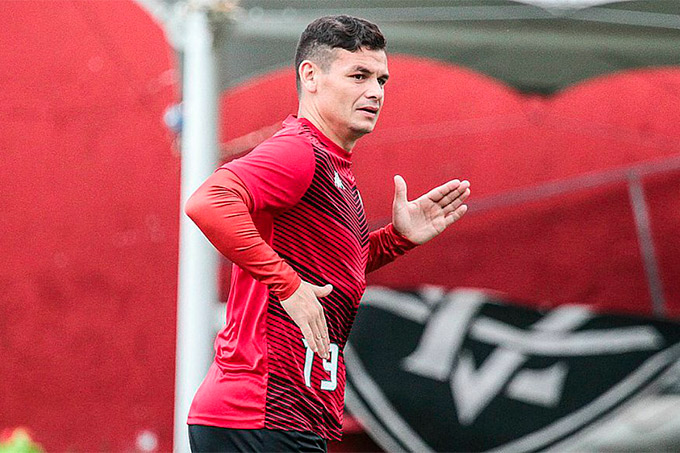 Ruy e Gabriel Bispo desfalcam o Vitória contra o Oeste