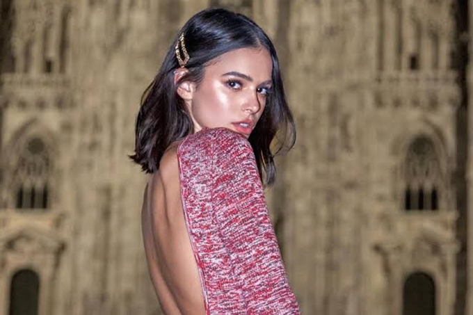 'Estou solteira', dispara Bruna Marquezine após beijos com irmão de Gio Ewbank